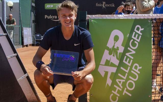 季中保持了 季中保持了