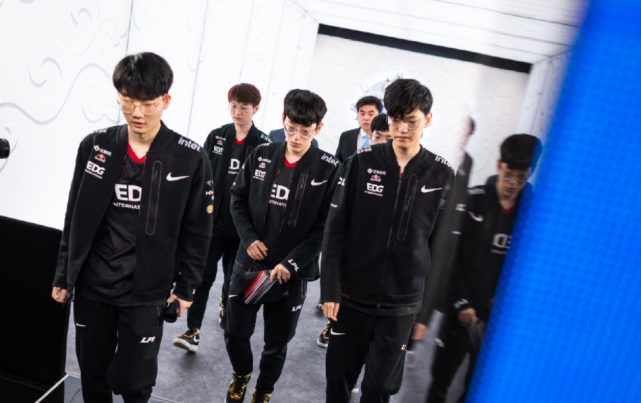 位居德甲前 位居德甲前